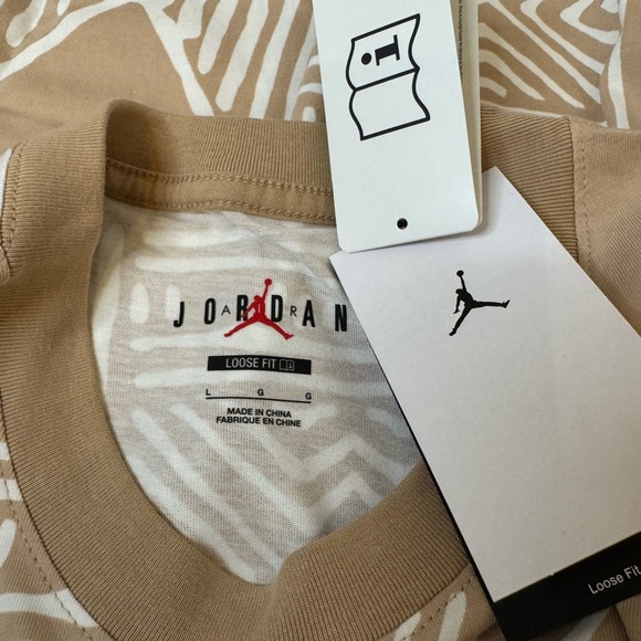 AIR JORDAN WMNS AOP GF TEE CORE - Picture 4 of 6